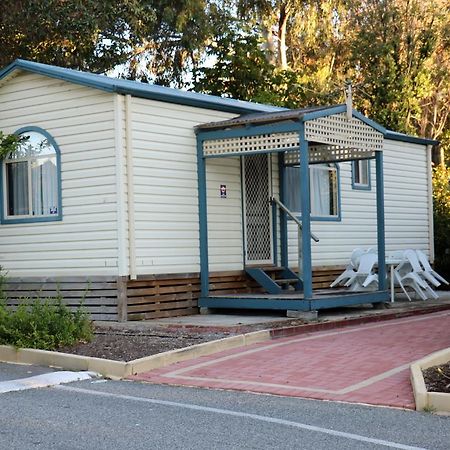 Acclaim Kingsway Tourist Park Hotel Madeley Екстериор снимка