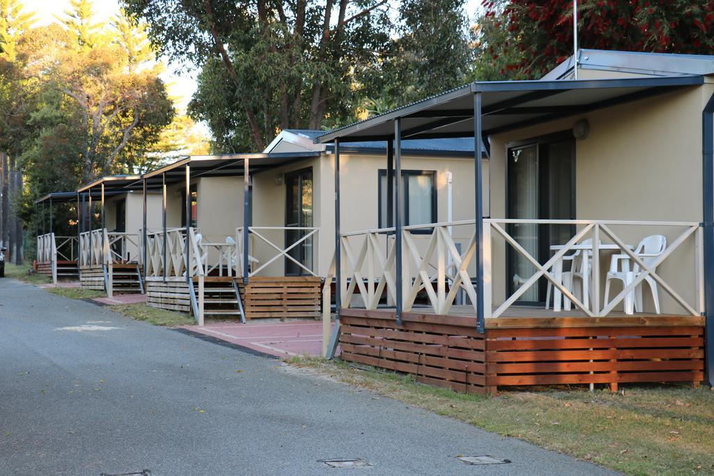 Acclaim Kingsway Tourist Park Hotel Madeley Екстериор снимка
